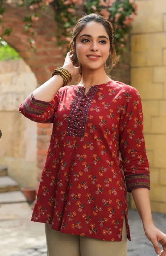 DITYA  Floral Printed Pure Cotton Kurti