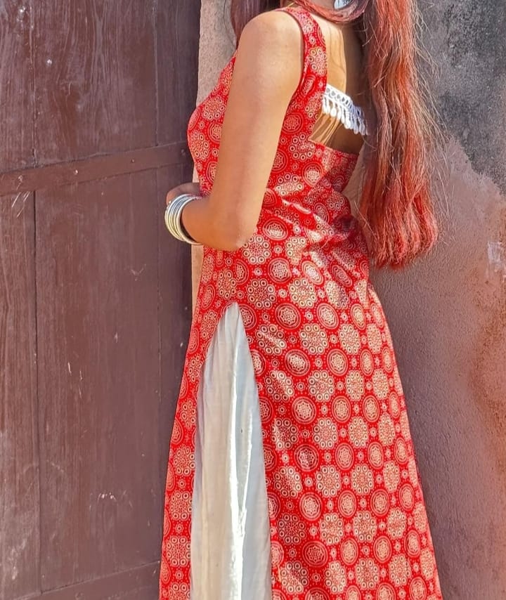 DITYA Sleeveless Ajrak Print Kurti